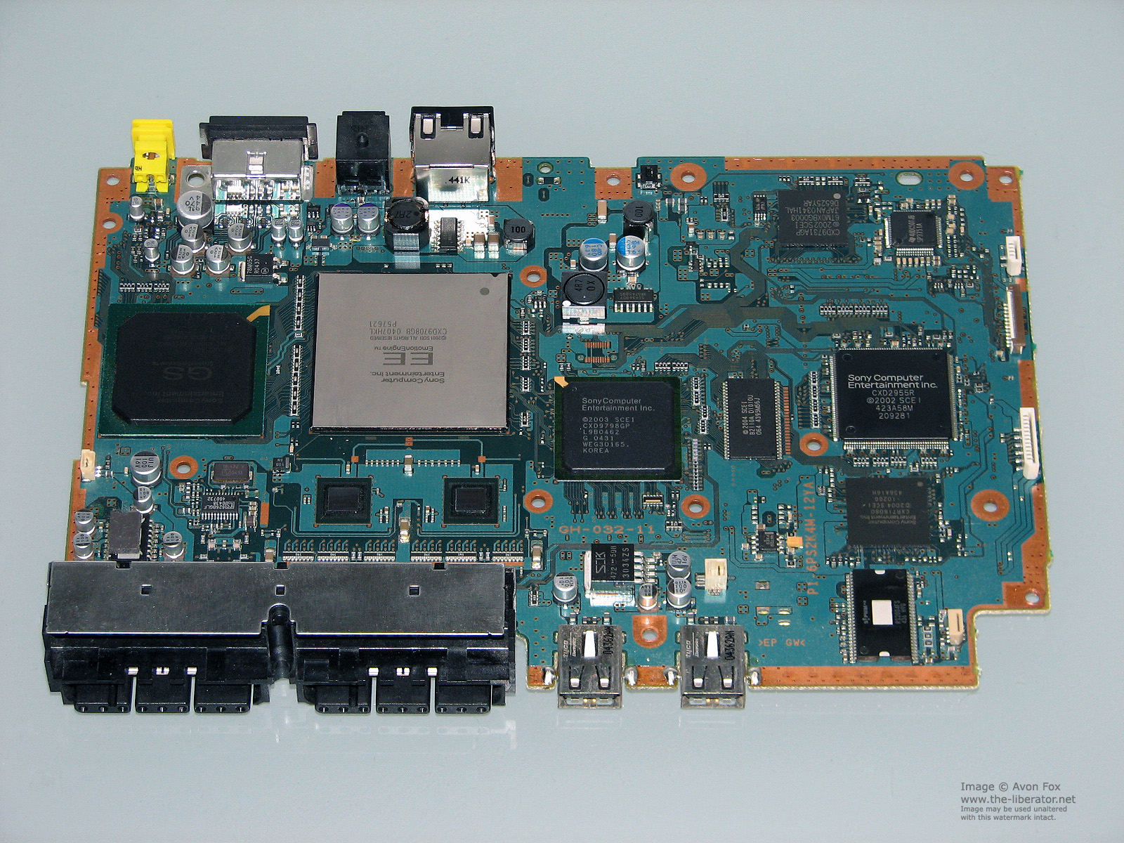 sony-playstation-2-scph-70002-ps2-slimline-pal-13-motherboard.JPG